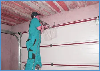 United Garage Door Syracuse, UT 801-505-0524 - door-maintaince-15-05m